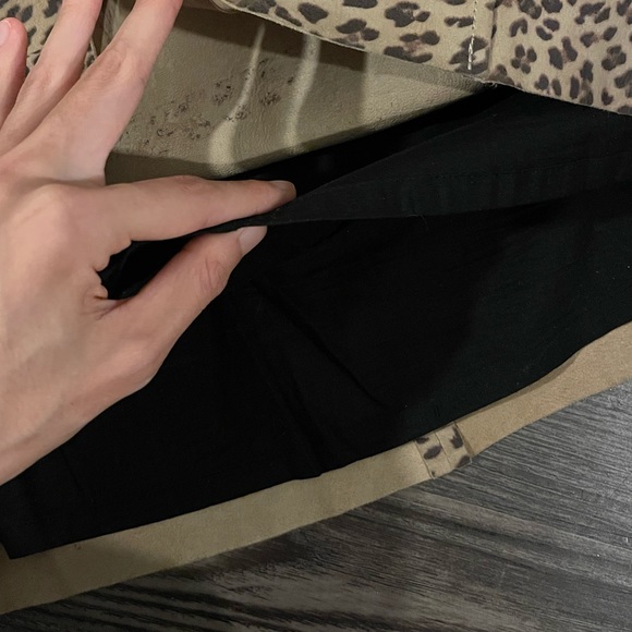 NEW JOIE RODGERS CHEETAH PRINT LEATHER SKIRT IN ANIMAL PRINT,  SIZE 4 - Picture 3 of 7